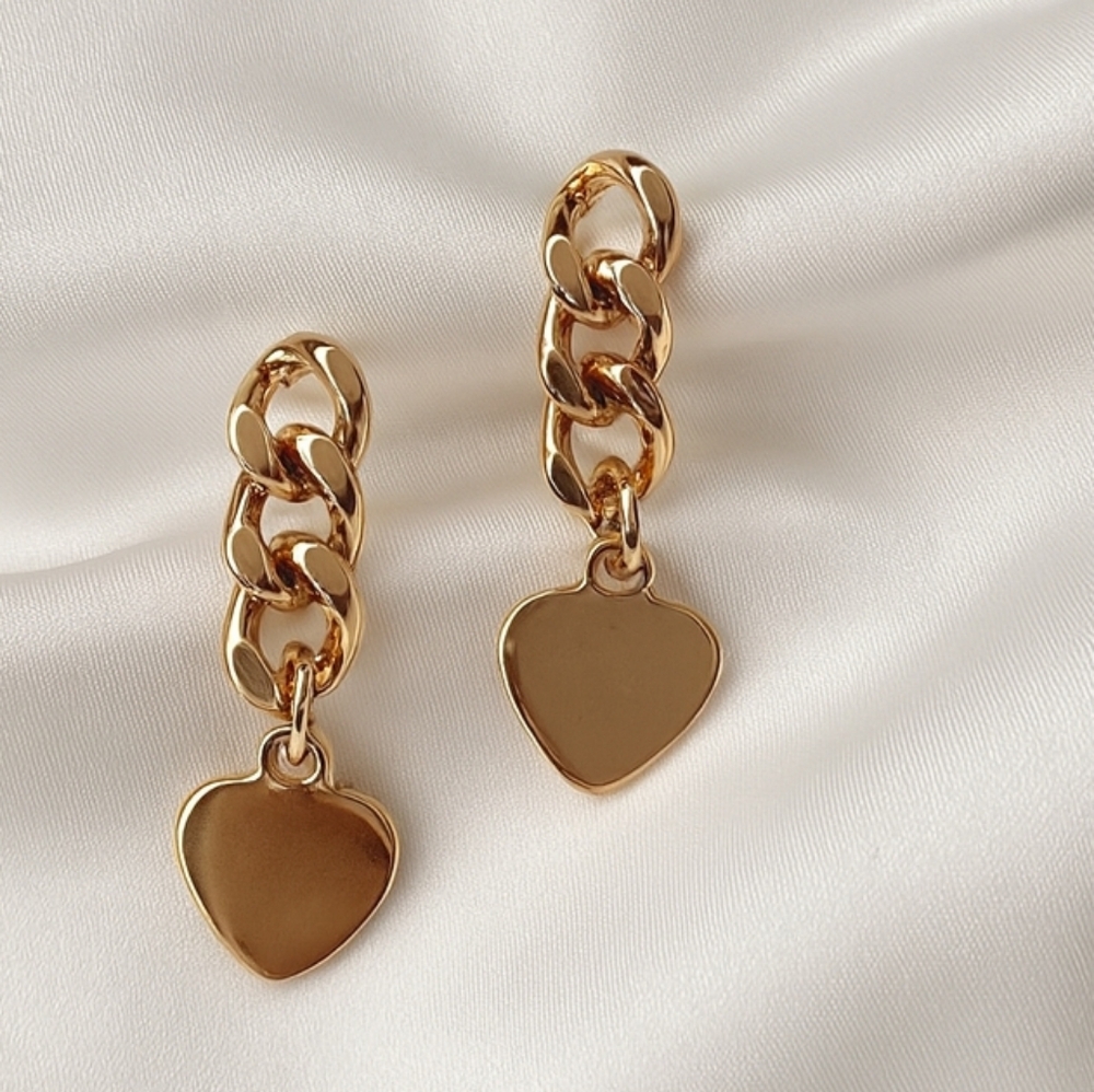 Minimalist Gold Heart Chain Earrings – Dainty Romantic Drop Jewelry for Women